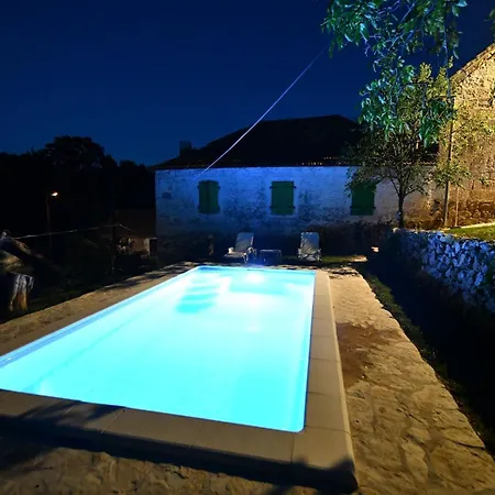 Rural Podastrana Apartment *