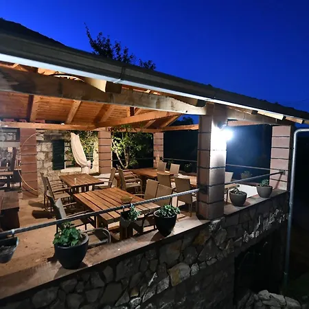Rural Podastrana Apartment *