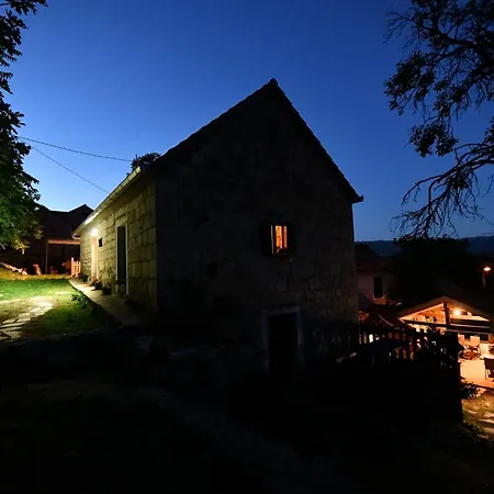 Rural Podastrana Apartment