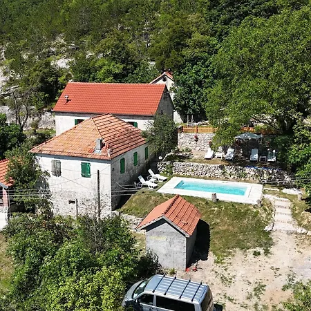 Apartment Rural Podastrana Sinj
